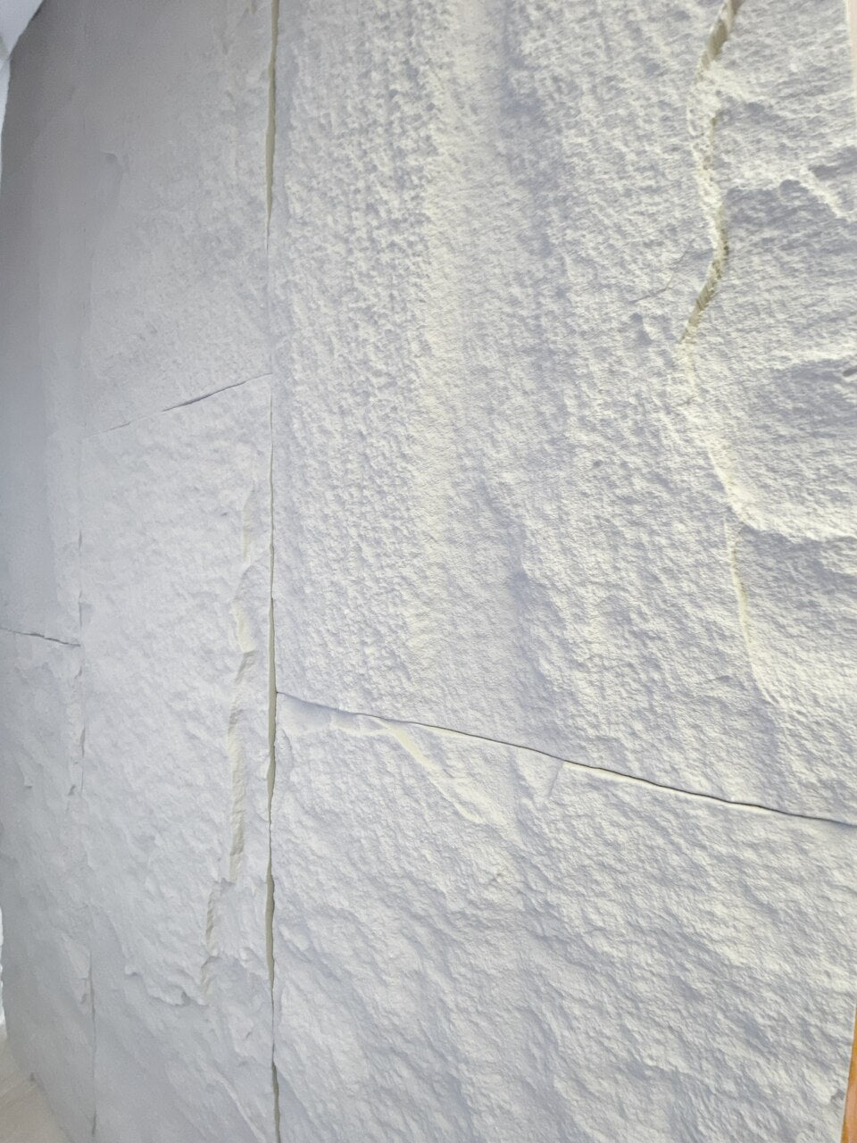 Rocha Leve Revestimento Pedra 3D Cor Branco 1.20m X 0,60m