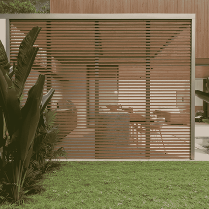 Brise Em WPC Externo Cor: Teca 2,5 x 2,5 x 290cm
